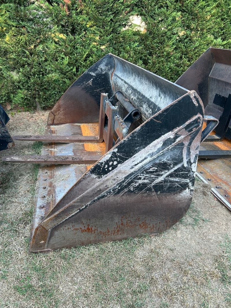 eladó használt Manitou MLT 737 - 130 LSU (2) eladó manitou teleszkópos rakodó