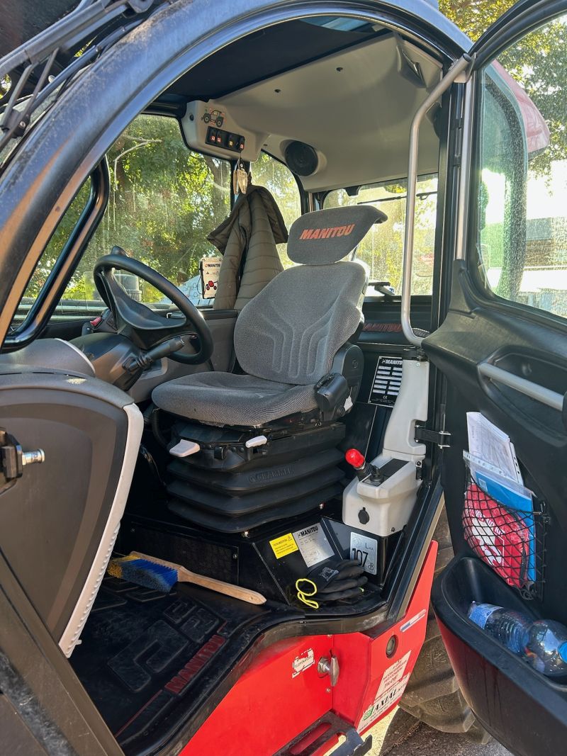 eladó használt Manitou MLT 737 - 130 LSU (4) eladó manitou teleszkópos rakodó